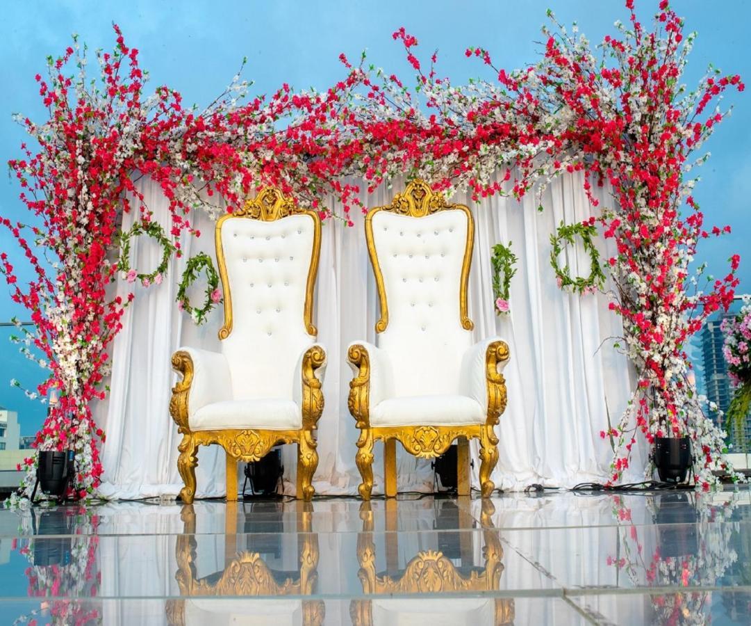 The Empresa Hotel Mumbai Bagian luar foto