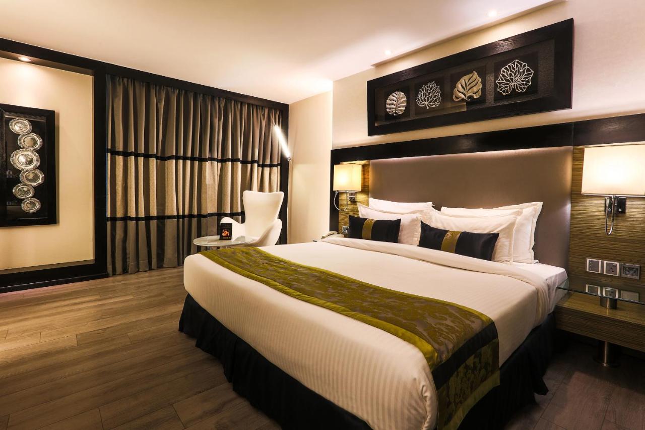 The Empresa Hotel Mumbai Bagian luar foto