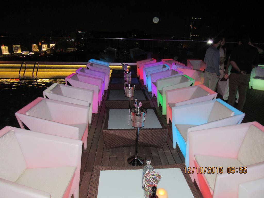 The Empresa Hotel Mumbai Bagian luar foto