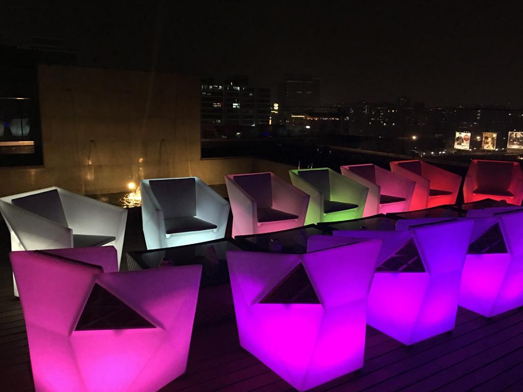The Empresa Hotel Mumbai Bagian luar foto